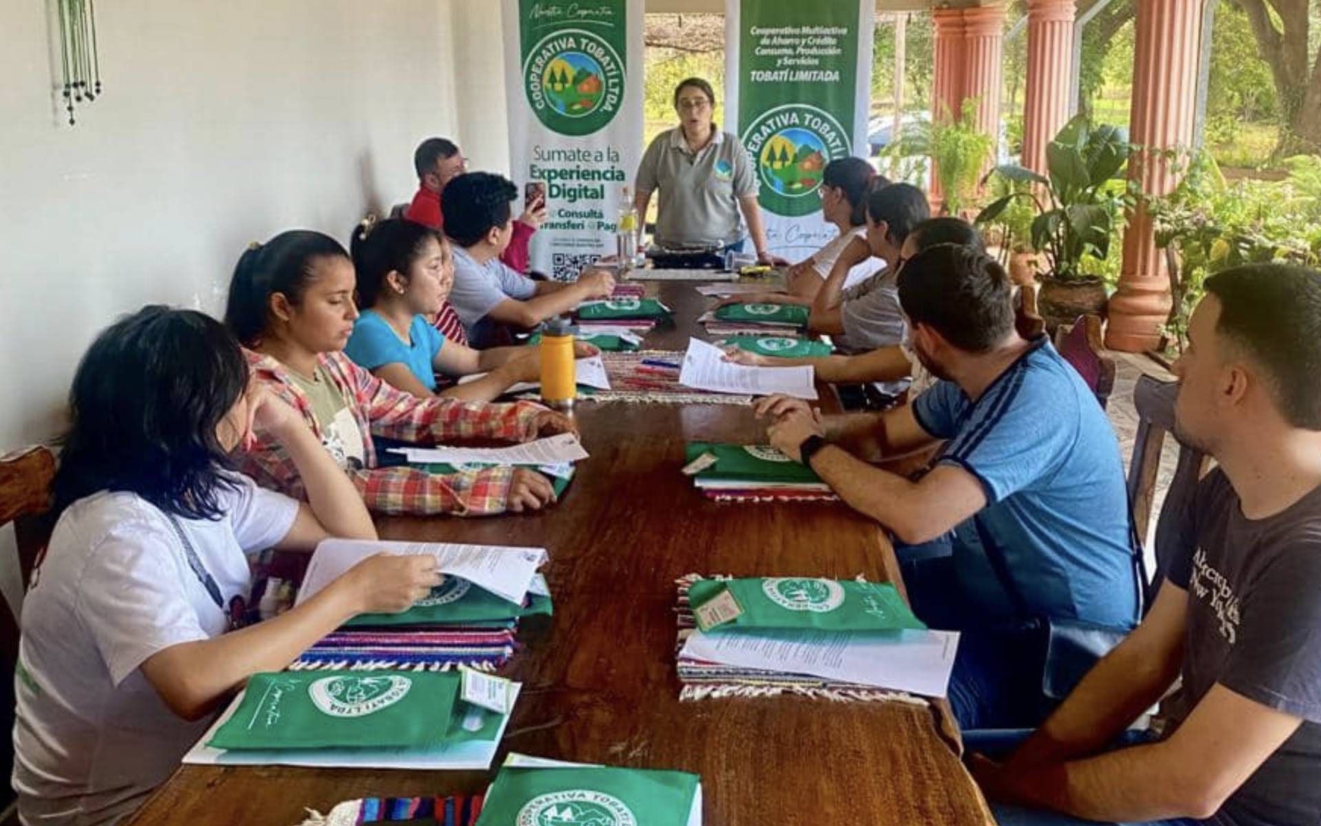 Taller de Elaboración de Huertas Urbanas en Nuestra Cooperativa